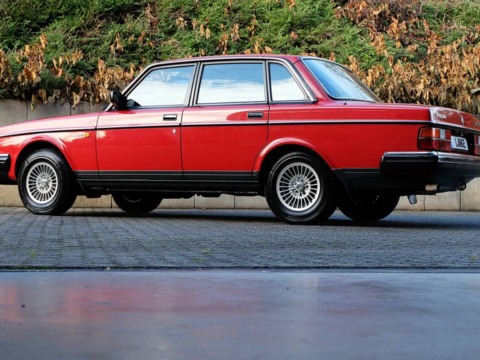 Image 14/75 de Volvo 240 (1986)