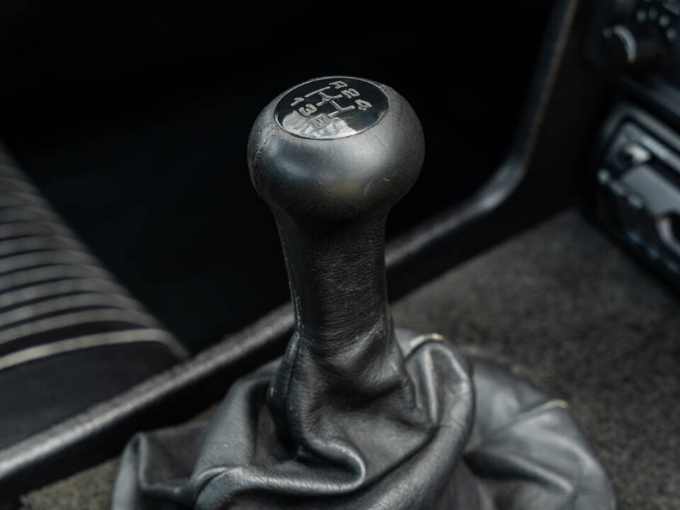 Image 41/58 of Porsche 924 Turbo (1982)