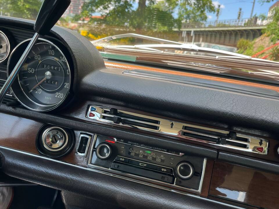 Image 19/19 of Mercedes-Benz 280 S (1968)