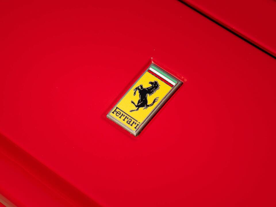 Image 38/50 de Ferrari 328 GTS (1987)