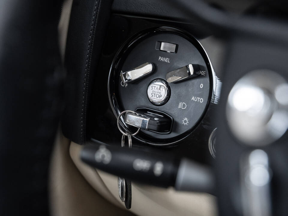 Image 12/36 of Rolls-Royce Phantom DHC (2008)