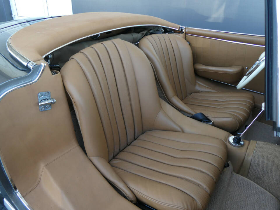 Image 16/29 of Mercedes-Benz 300 SL Roadster (1957)