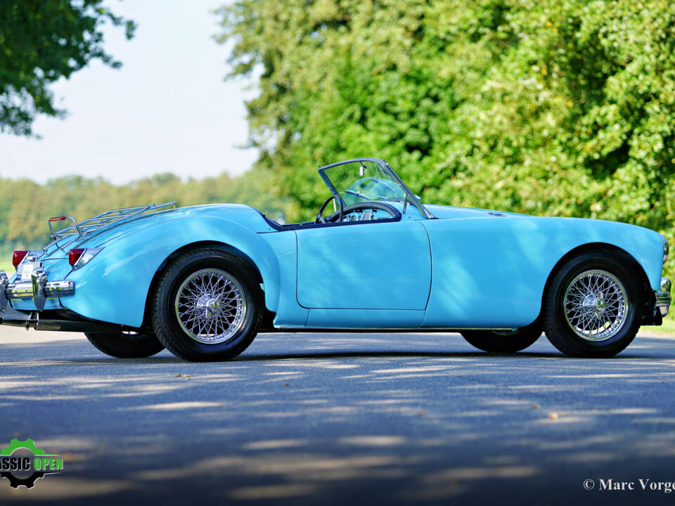 Image 24/46 of MG MGA 1500 (1957)