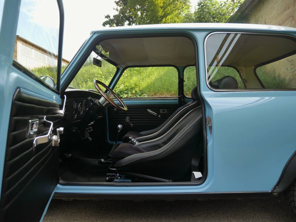 Image 14/39 of Austin Mini Cooper 1300 Rallye (1984)