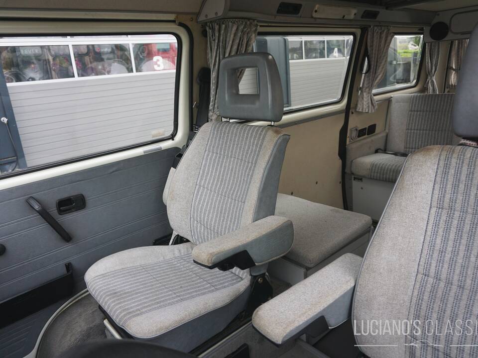 Image 30/64 de Volkswagen T3 Westfalia Joker 1.6 TD (1989)