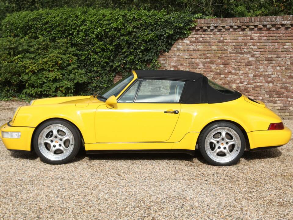 Image 24/50 of Porsche 911 Carrera 2 &quot;America Roadster&quot; (1993)