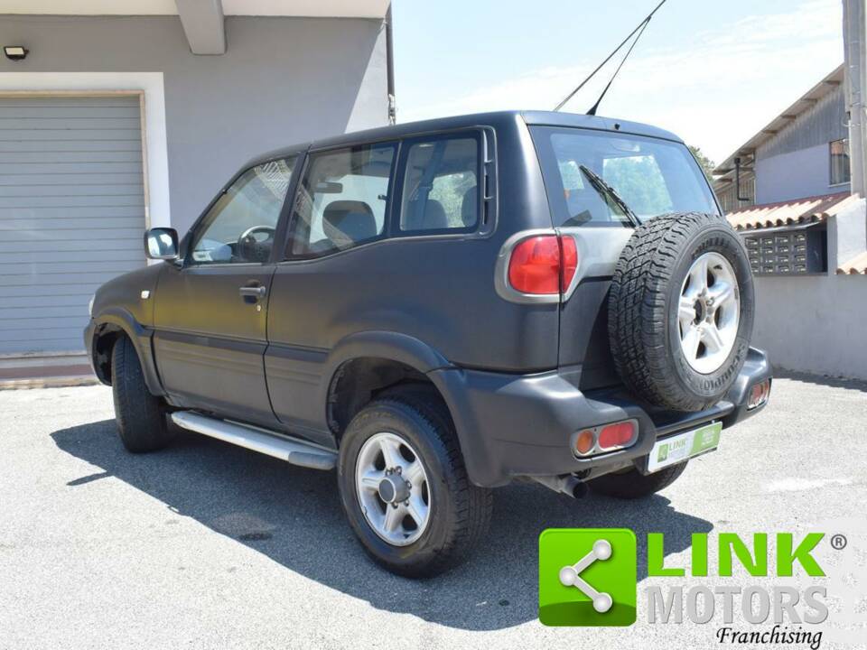 Immagine 4/10 di Nissan Terrano II 2.7 TD (2000)