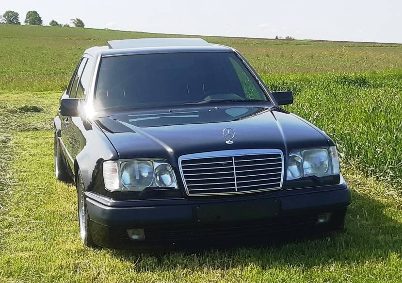 Imagen 1/28 de Mercedes-Benz E 500 (1994)