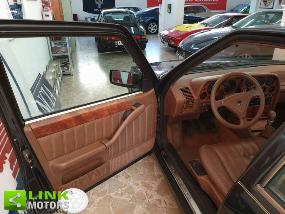 Bild 43/50 von Lancia Thema 8.32 (1989)