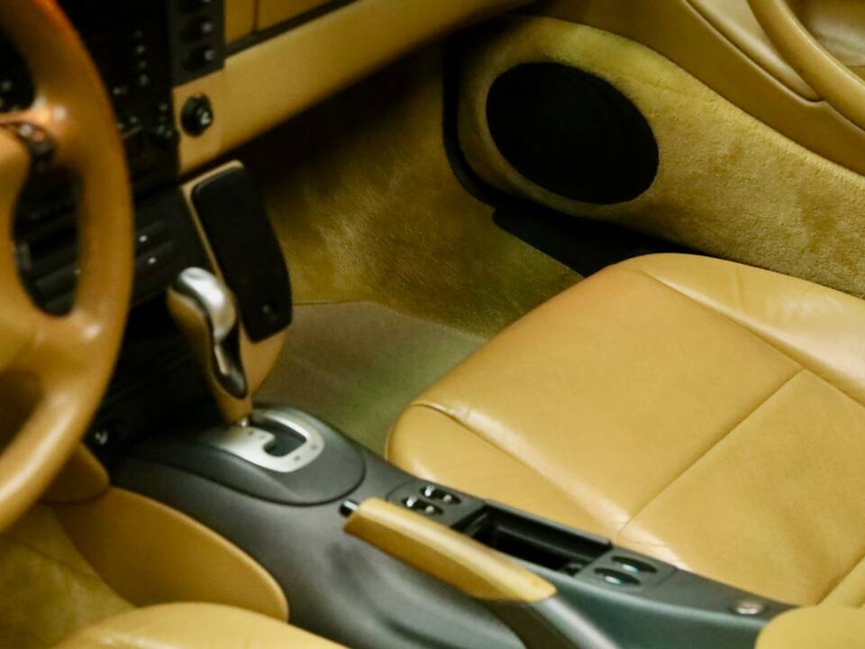 Image 22/50 de Porsche 911 Carrera (1999)