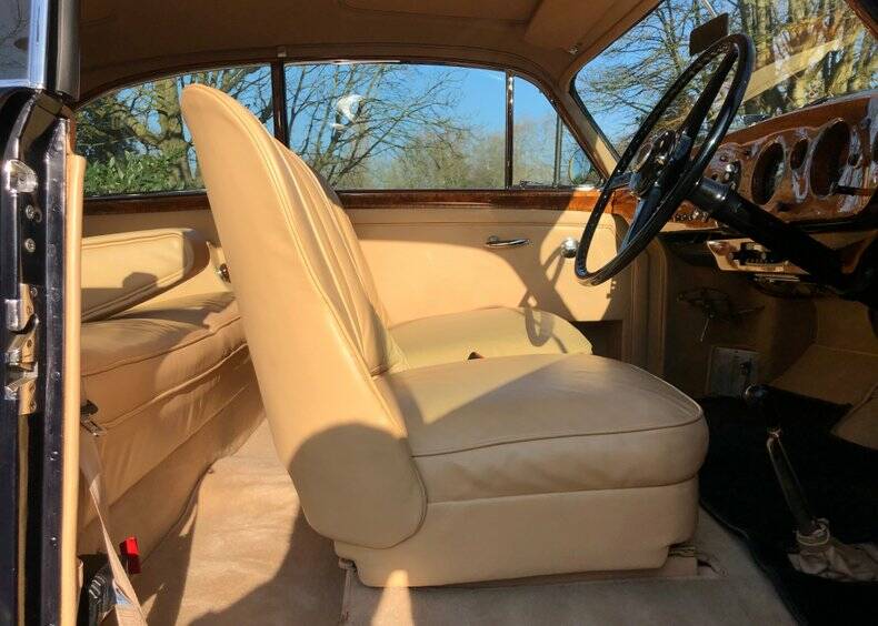 Image 7/50 of Bentley R-Type Continental (1954)