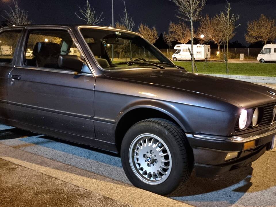 Image 59/100 of BMW 323i (1984)