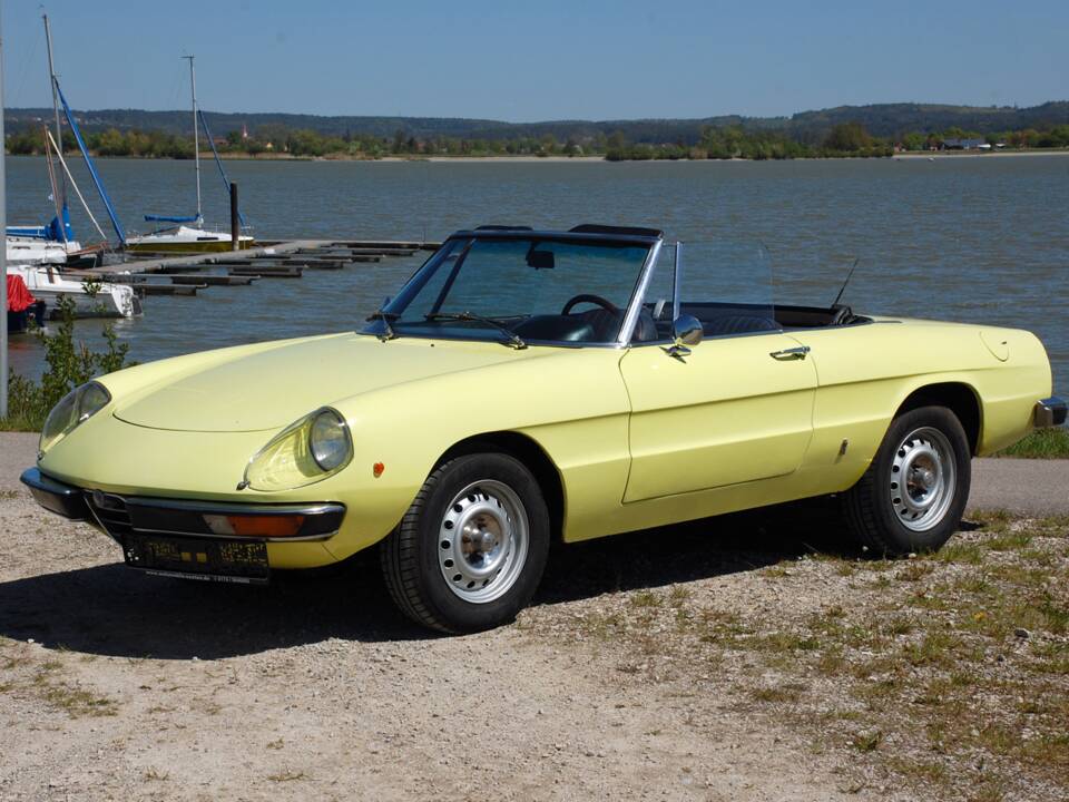 Image 1/24 of Alfa Romeo 1600 Spider (1976)