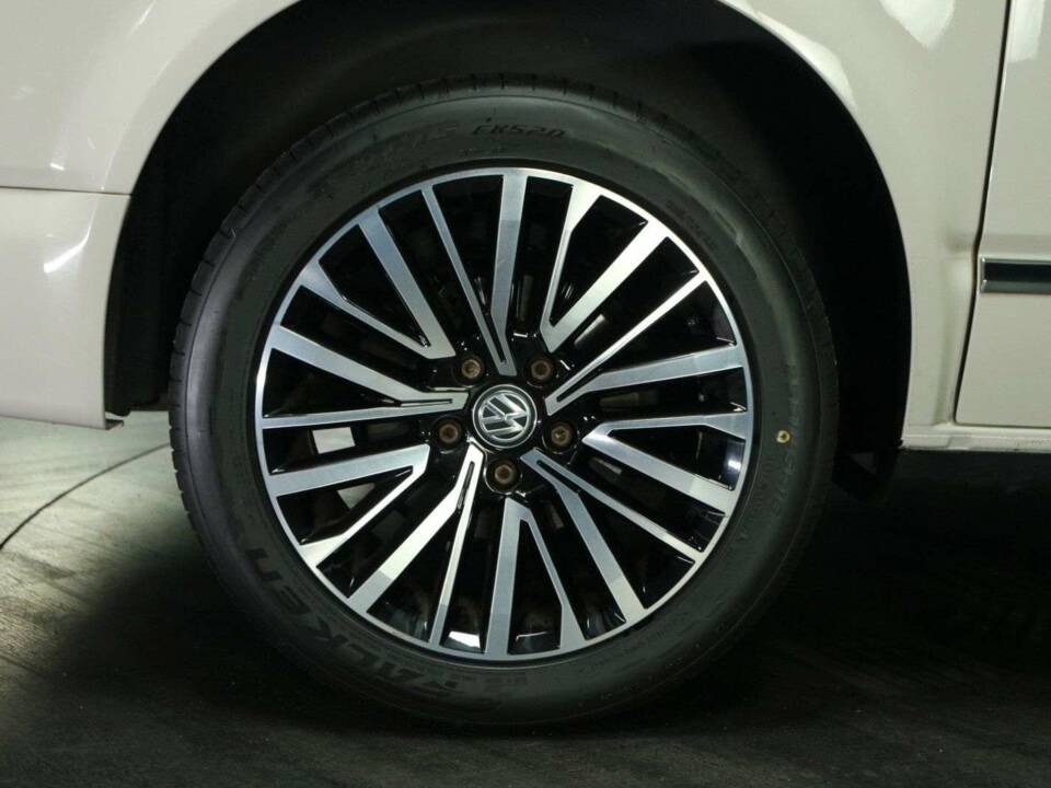 Image 49/50 of Volkswagen T6 Multivan 2.0 TDI (2020)