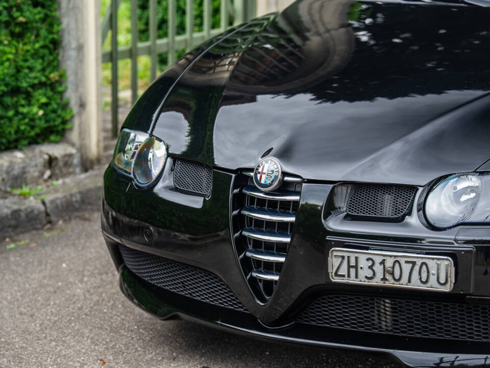 Image 17/36 of Alfa Romeo 147 3.2 GTA (2003)