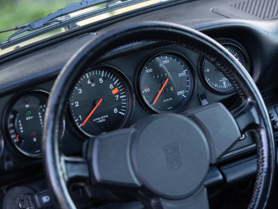 Image 30/58 of Porsche 911 2.7 S (1974)