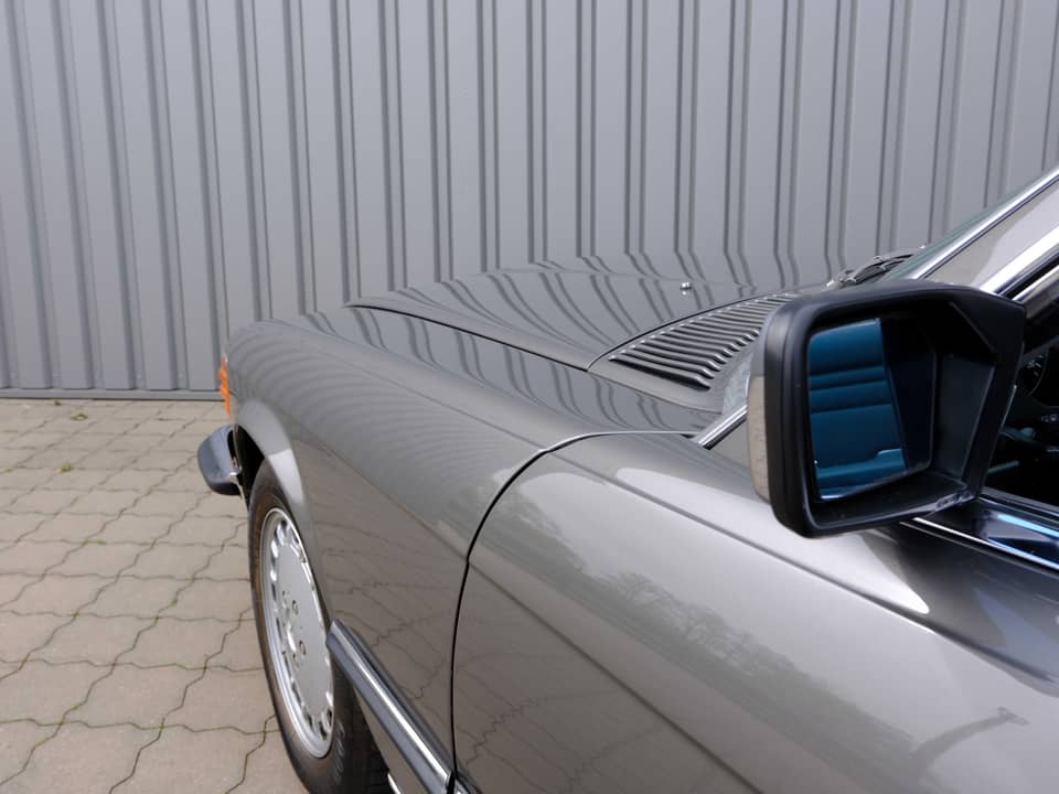 Image 64/96 of Mercedes-Benz 560 SL (1987)