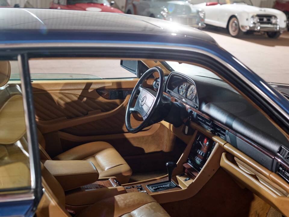 Bild 30/42 von Mercedes-Benz 560 SEC (1991)
