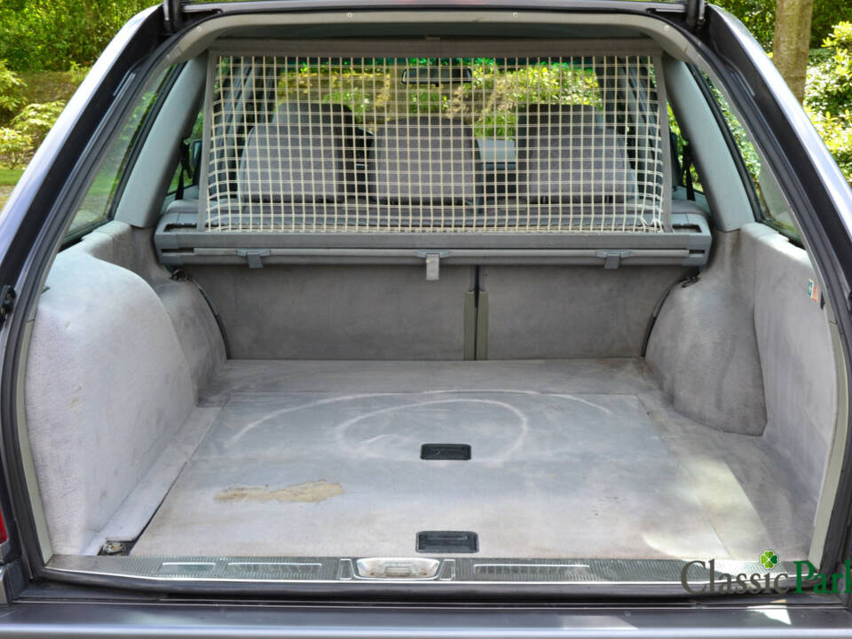 Bild 33/44 von Mercedes-Benz E 280 T (1994)