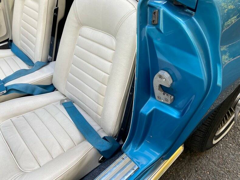 Bild 26/50 von Chevrolet Corvette Sting Ray Convertible (1966)