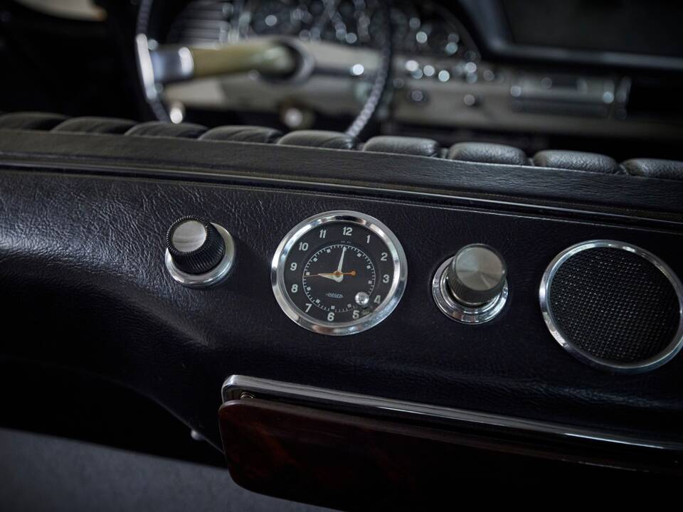 Image 53/97 of Citroën DS 20 Chapron (1972)