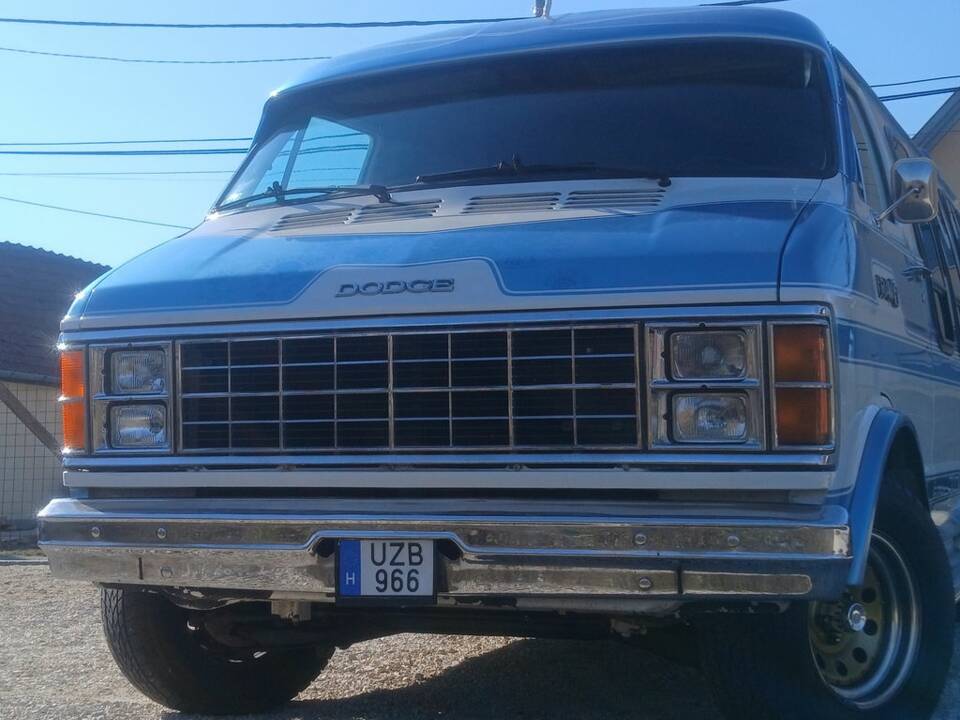 Bild 6/8 von Dodge Ram Van (1982)
