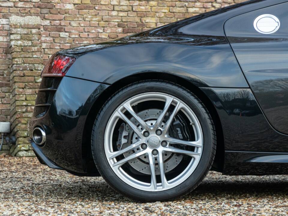 Image 23/50 de Audi R8 V10 (2011)