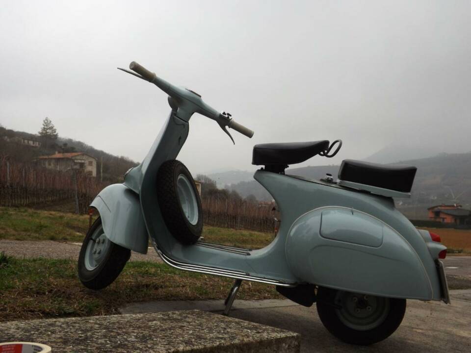 Image 1/50 de Piaggio Vespa 125 (1961)