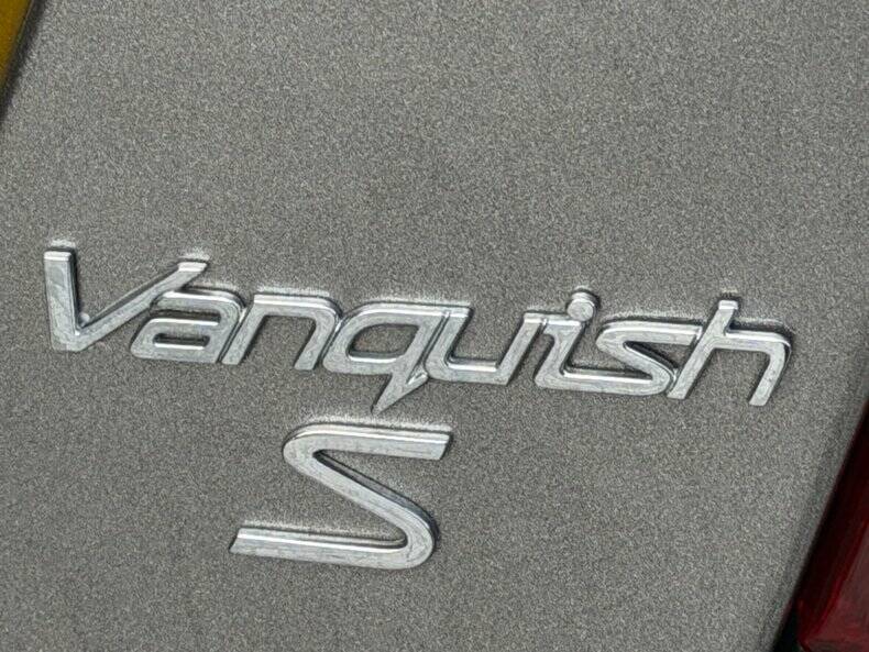 Image 48/49 of Aston Martin V12 Vanquish S (2005)