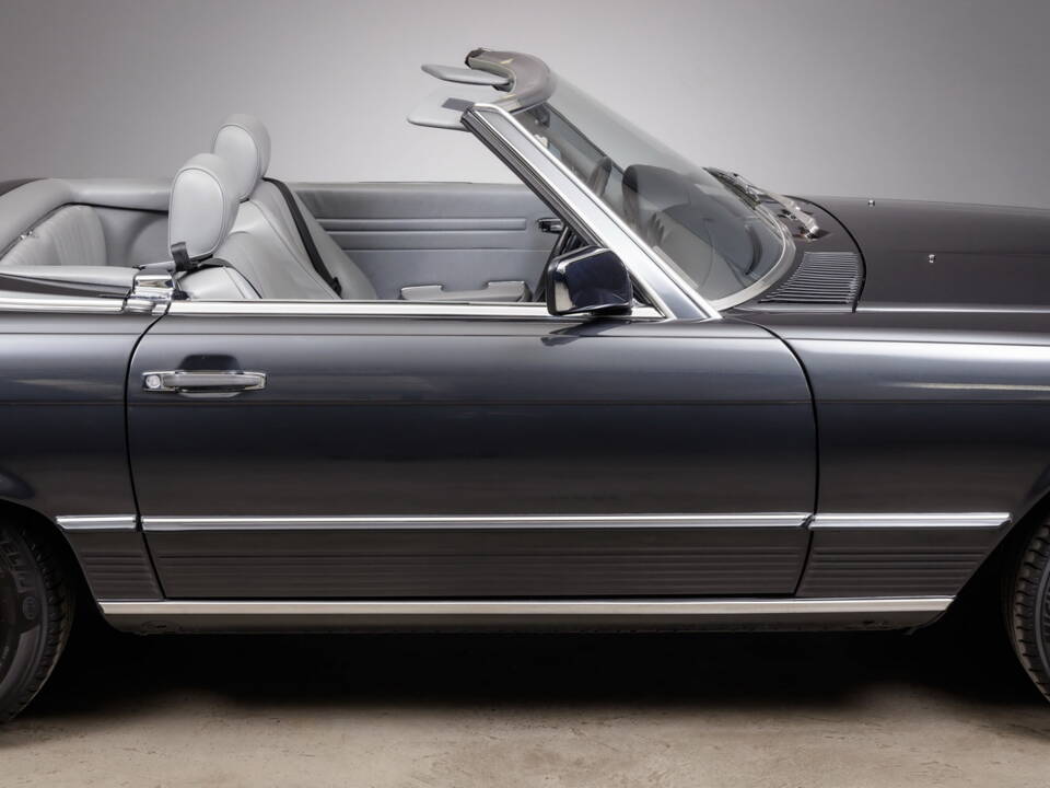 Image 14/30 of Mercedes-Benz 300 SL (1986)