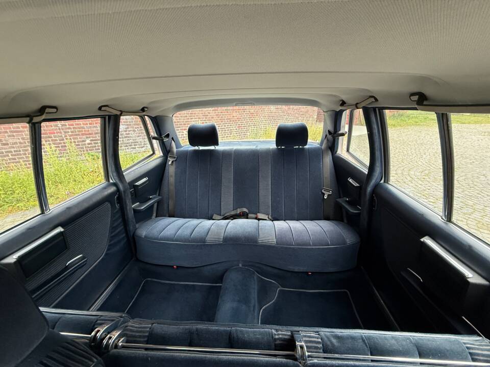 Bild 14/34 von Mercedes-Benz 250 lang (1983)