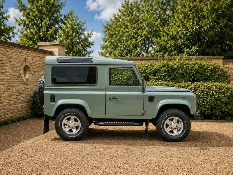 Bild 3/5 von Land Rover Defender 90 Heritage (2006)