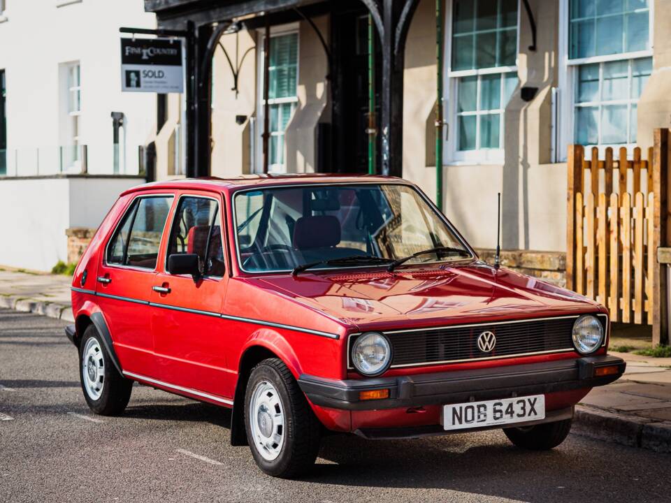 Immagine 8/50 di Volkswagen Golf I GL (1982)