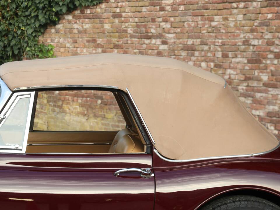 Immagine 13/50 di Jaguar XK 150 SE DHC (1958)