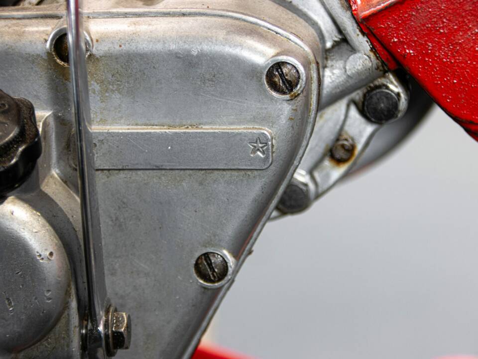 Image 36/42 of Moto Guzzi Motoleggera 65 (1954)