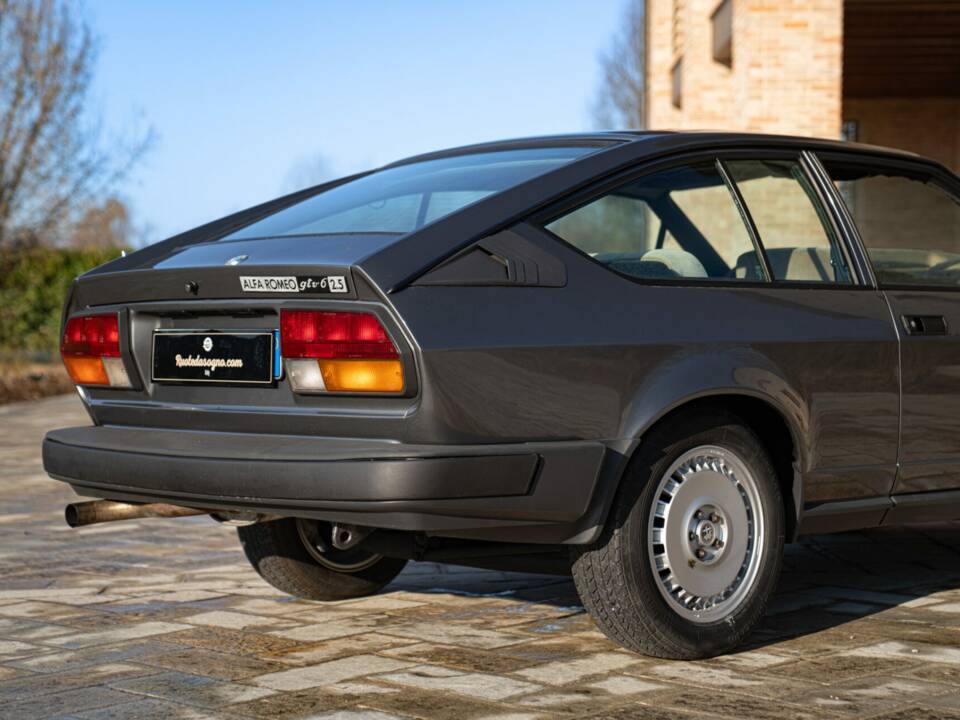 Bild 11/50 von Alfa Romeo GTV 6 2.5 (1981)