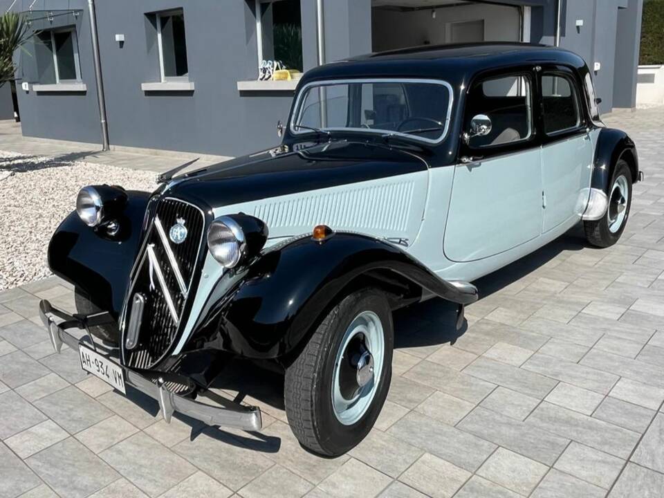 Bild 1/8 von Citroën Traction Avant 11 BL (1952)