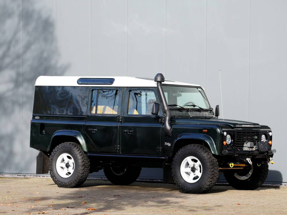 Immagine 6/34 di Land Rover Defender 110 (2000)