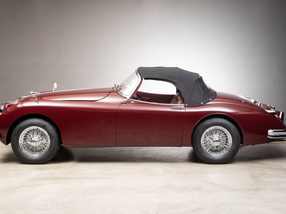 Afbeelding 6/34 van Jaguar XK 150 3.4 S OTS (1958)