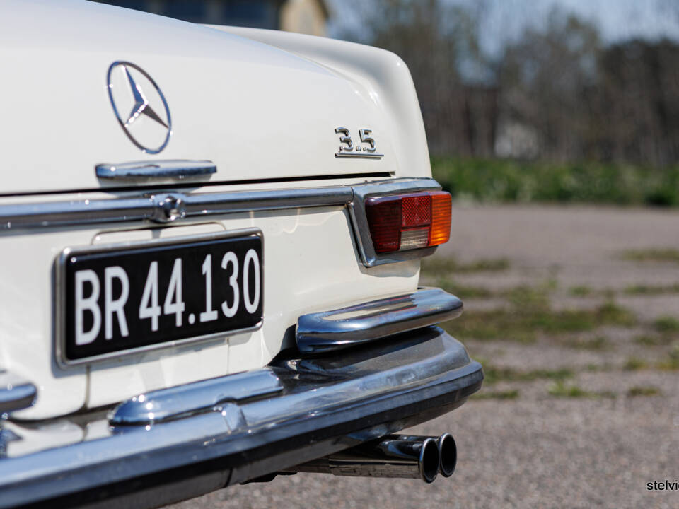 Image 25/38 of Mercedes-Benz 280 SE 3,5 (1970)