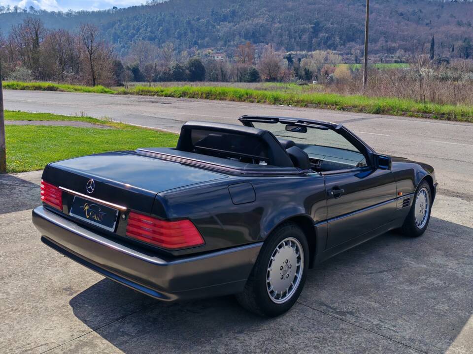 Image 13/42 of Mercedes-Benz 300 SL-24 (1992)