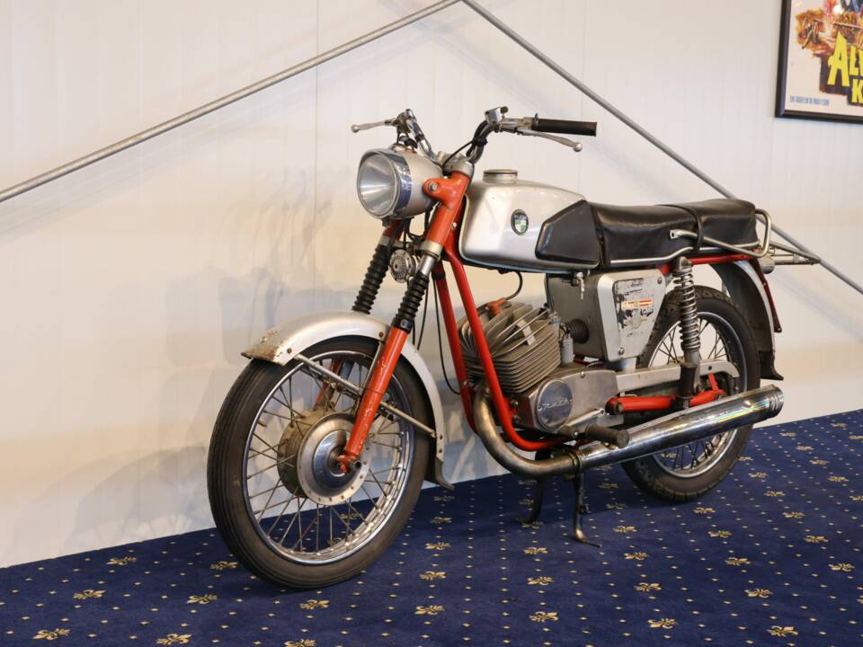 Image 21/28 of Puch M 125 (1968)