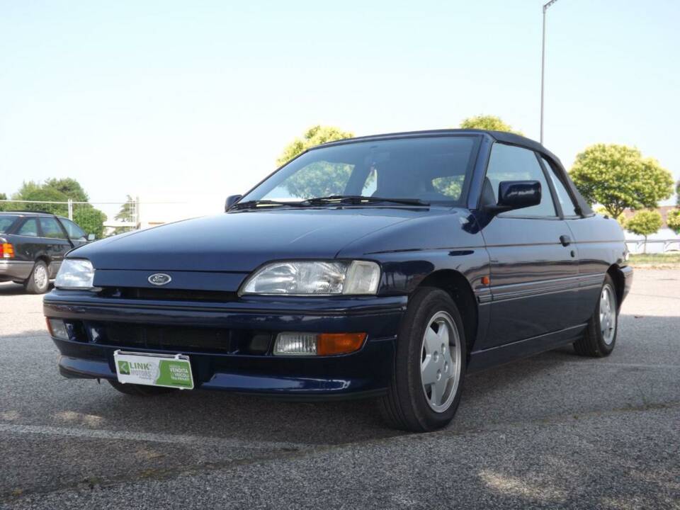 Immagine 11/50 di Ford Escort 1.8 16v (1992)