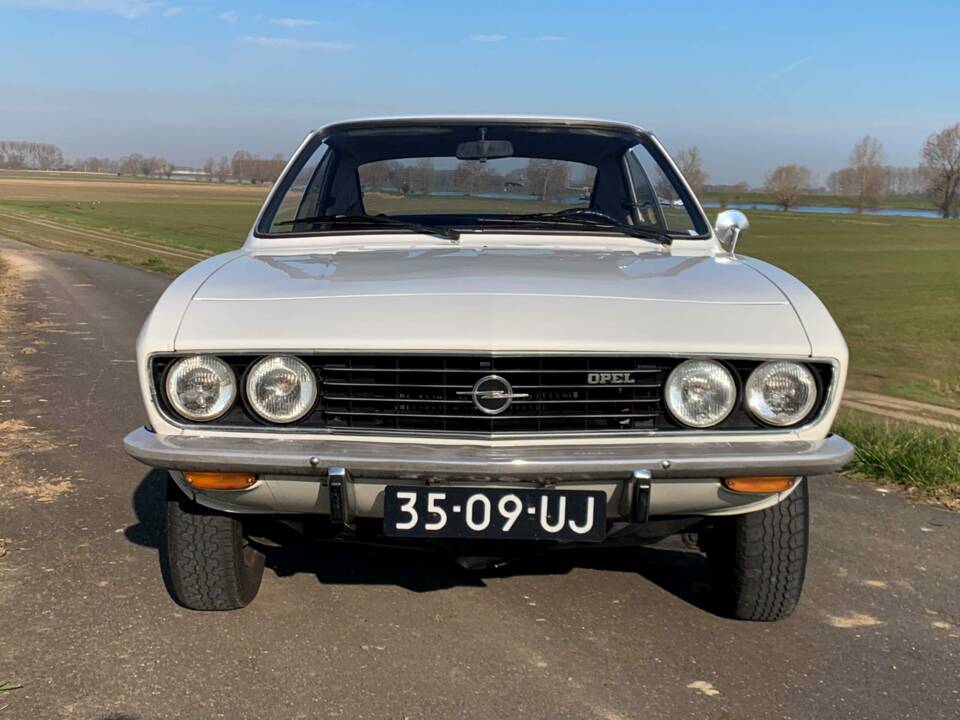 Image 3/8 de Opel Manta 1600 S (1972)