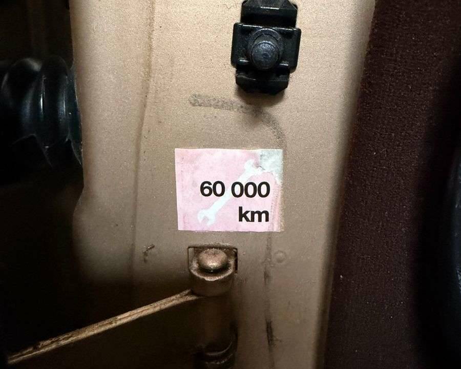 Bild 30/36 von Mercedes-Benz 380 SE (1981)