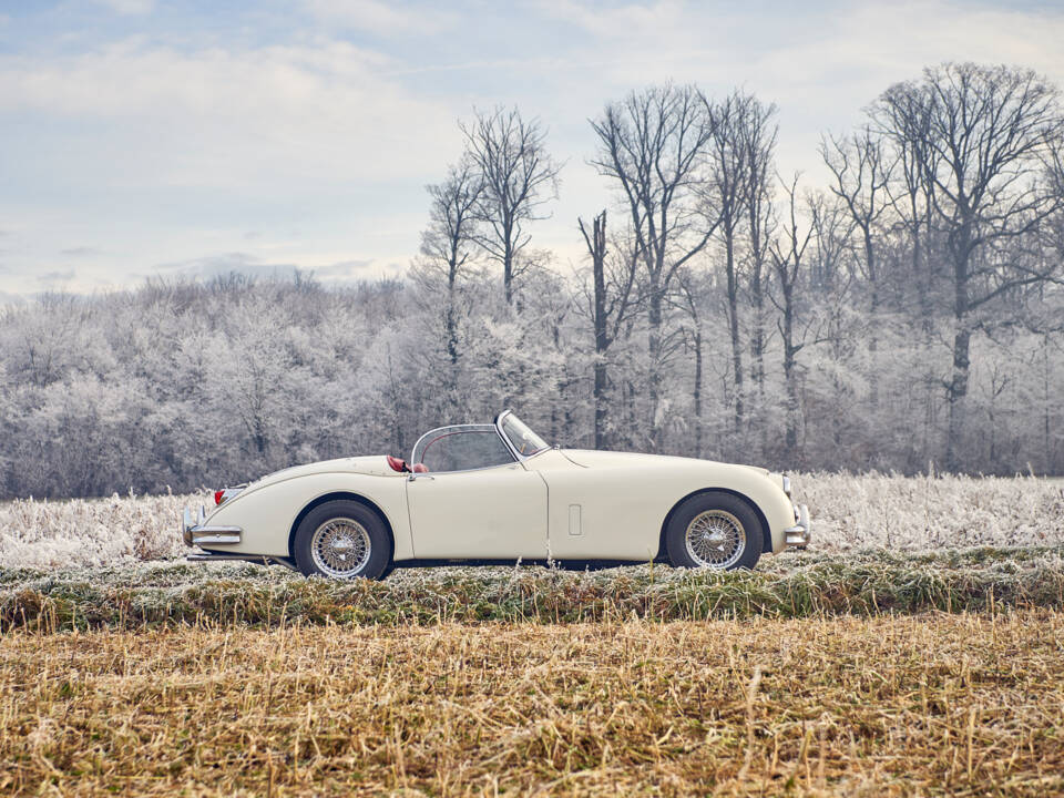 Immagine 7/42 di Jaguar XK 150 3.4 S OTS (1958)