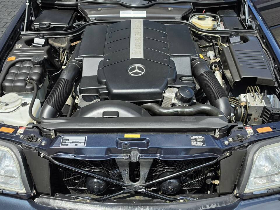 Image 40/100 of Mercedes-Benz SL 500 (1999)