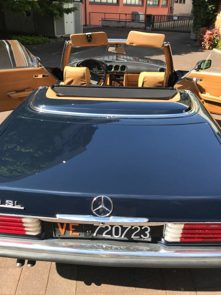 Image 7/53 de Mercedes-Benz 380 SL (1988)
