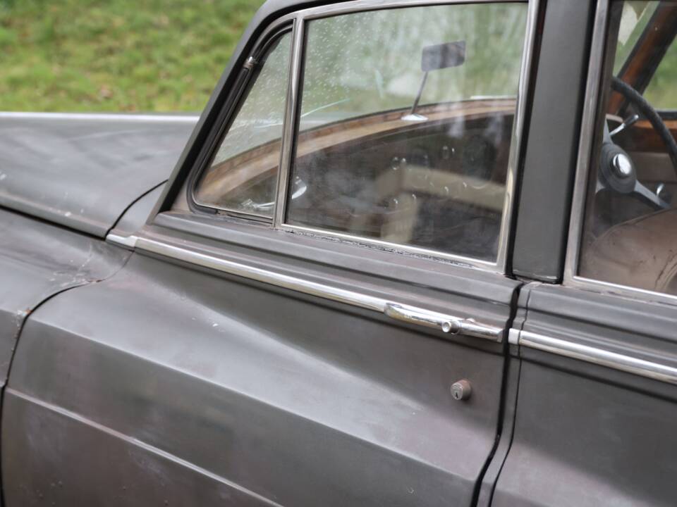 Image 23/50 of Bentley S 1 (1956)