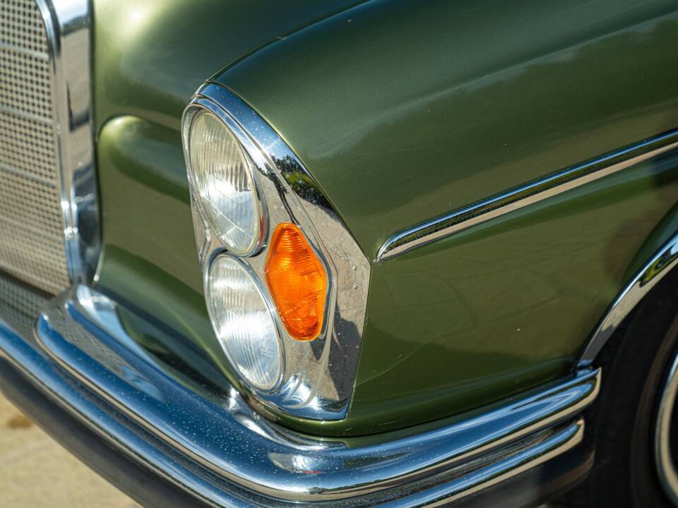 Imagen 42/50 de Mercedes-Benz 220 SE b (1964)